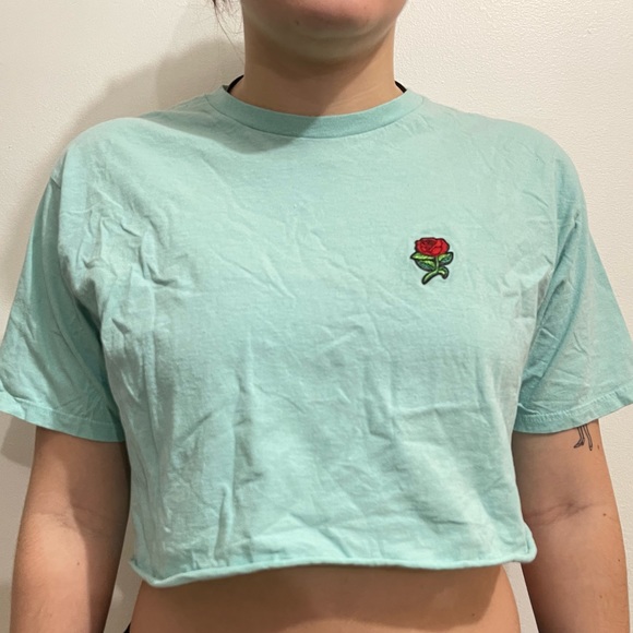 Crop Top - Picture 2 of 3